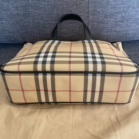 BURBERRY HANDBAG - Picture 4 of 5